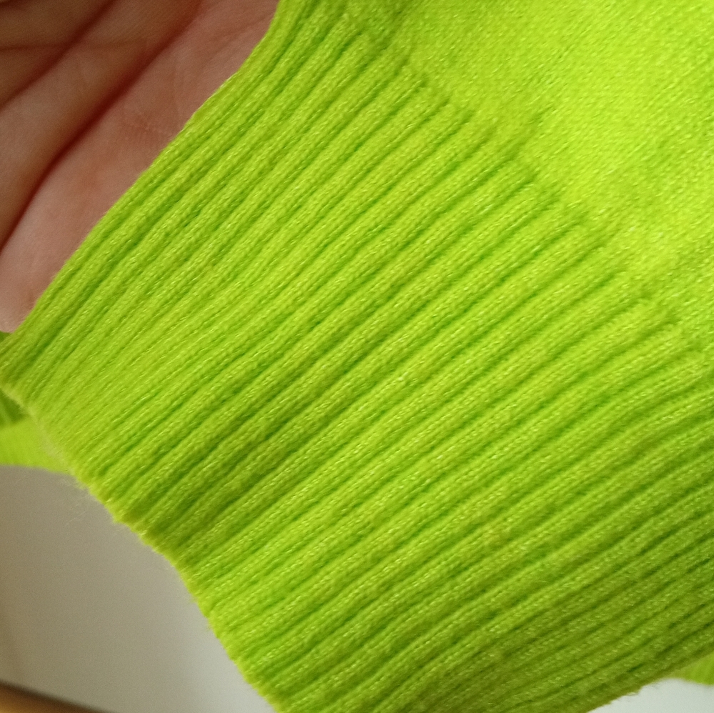 ❌❌sold❌❌Neon Green Boxy Knitted Sweater - Picture 4 of 9